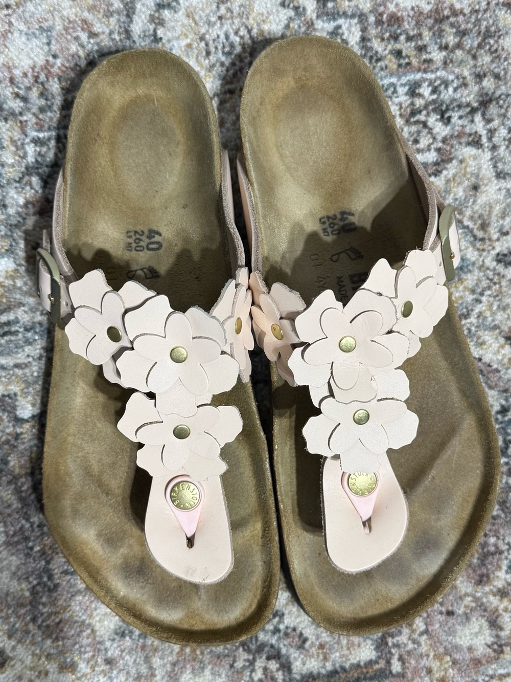 Birkenstock Women’s Light Pink Floral Gizeh Sandals - Picture 3 of 4